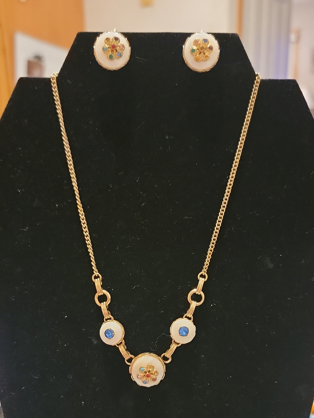 Vintage Mother of Pearl Gold-Tone Floral Accent Necklace & Earring